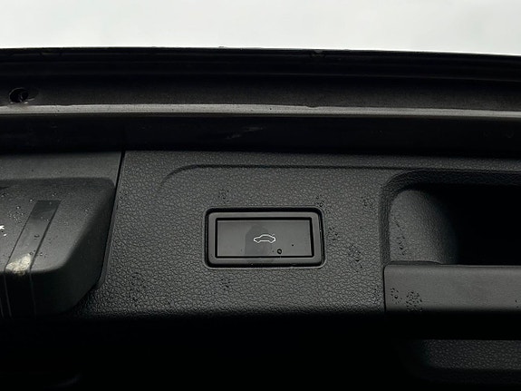 Volkswagen Passat 28 of 30