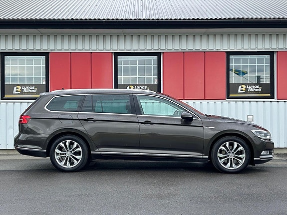 Volkswagen Passat 6 of 30