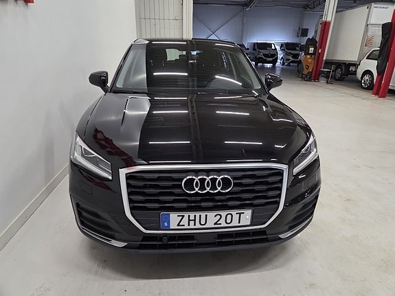 Audi Q2 2 of 5