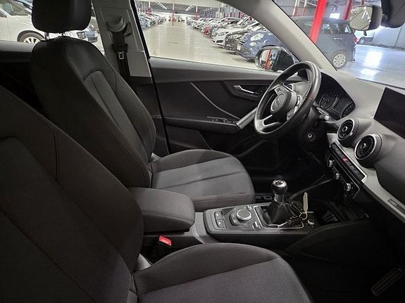 Audi Q2 4 of 5