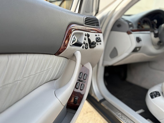 Mercedes-Benz S55 19 of 27