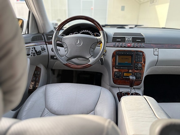 Mercedes-Benz S55 20 of 27