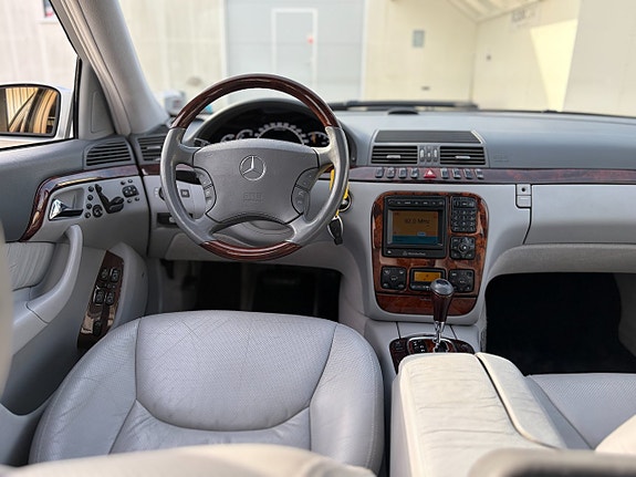 Mercedes-Benz S55 21 of 27