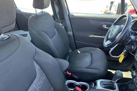 Jeep Renegade 11 of 13