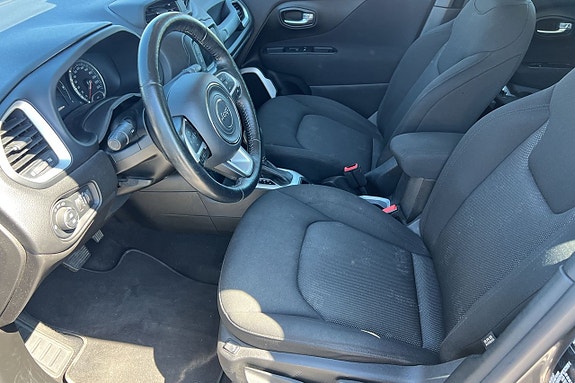 Jeep Renegade 12 of 13