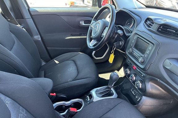 Jeep Renegade 10 of 13