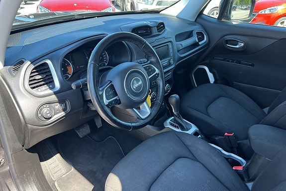 Jeep Renegade 13 of 13