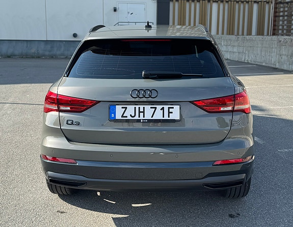 Audi Q3 4 of 5