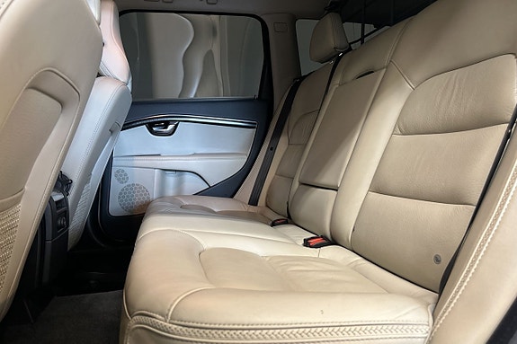 Volvo XC70 19 of 30