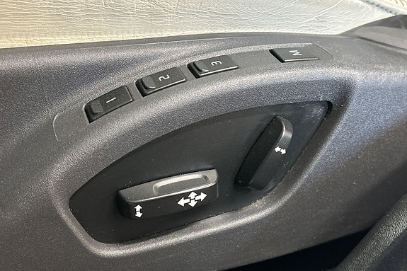 Volvo XC70 30 of 30