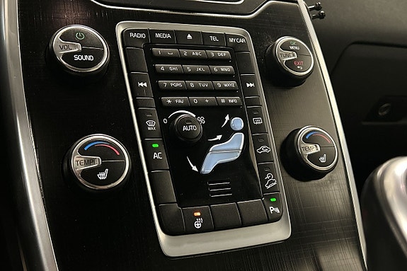Volvo XC70 23 of 30