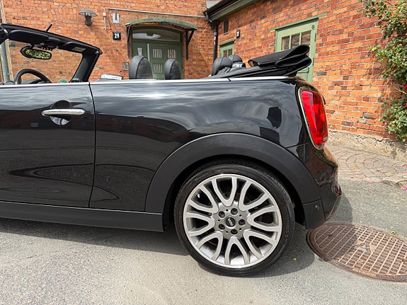 MINI Cooper S 6 of 27