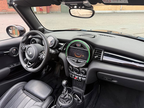 MINI Cooper S 22 of 27