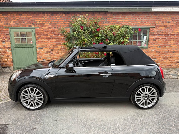 MINI Cooper S 13 of 27