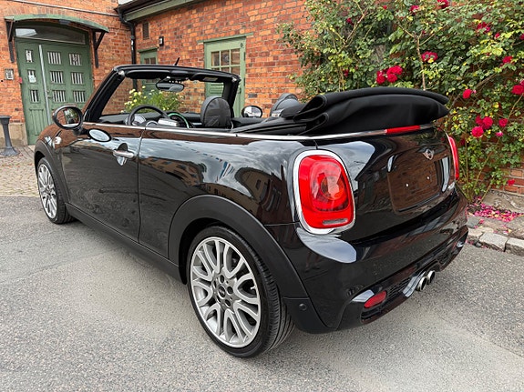 MINI Cooper S 5 of 5