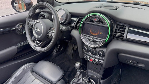 MINI Cooper S 23 of 27