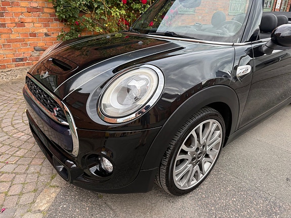 MINI Cooper S 10 of 27