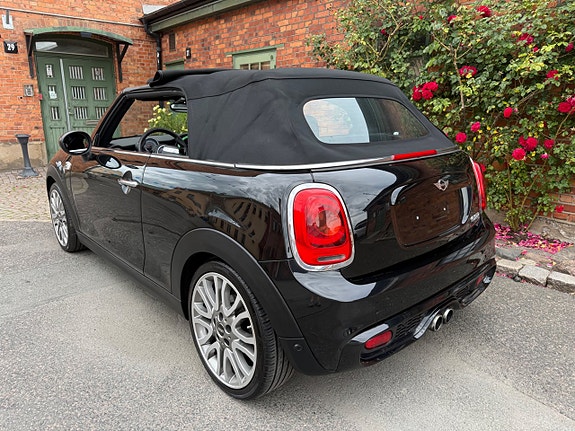 MINI Cooper S 12 of 27