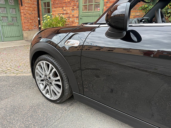 MINI Cooper S 9 of 27