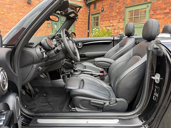MINI Cooper S 17 of 27