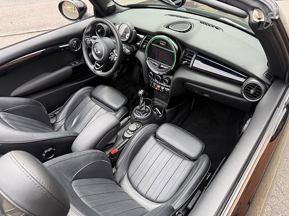 MINI Cooper S 21 of 27