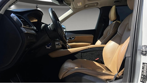 Volvo XC90 5 of 14