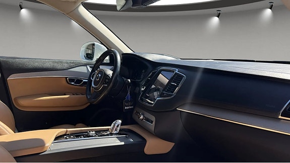 Volvo XC90 7 of 14