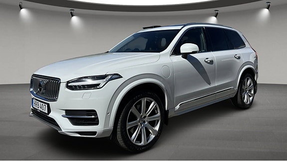 Volvo XC90 2 of 14