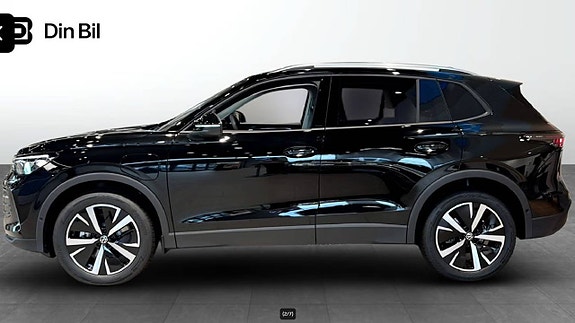 Volkswagen Tiguan 2 of 5