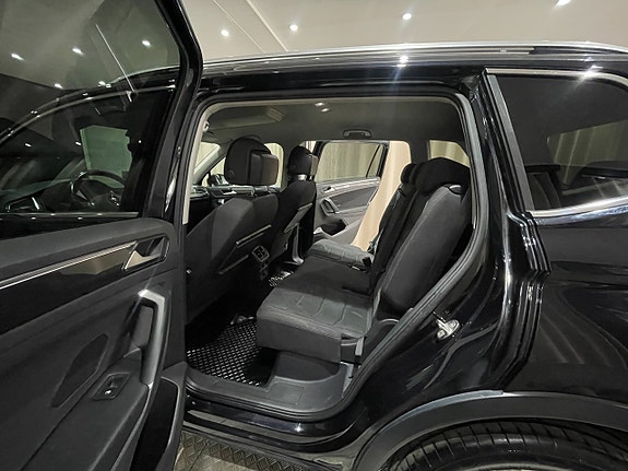 Volkswagen Tiguan Allspace 11 of 27