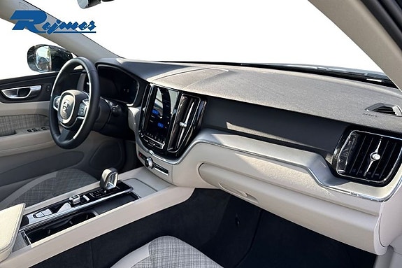 Volvo XC60 11 of 14
