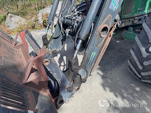 Traktor John Deere 6510 24 of 27