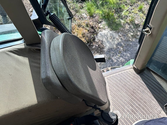 Traktor John Deere 6510 23 of 27