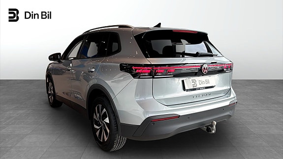Volkswagen Tiguan 2 of 5