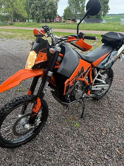 KTM 950 SE  SUPERENDURO 3 of 9