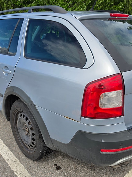 Skoda Octavia Scout 5 of 5