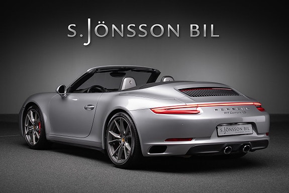Porsche 911 4 of 5