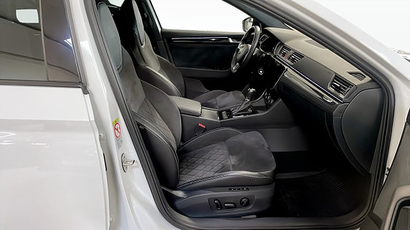 Skoda Superb 3 of 5
