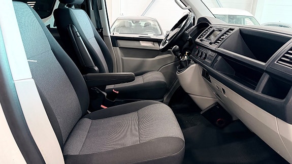 Volkswagen Transporter 9 of 22