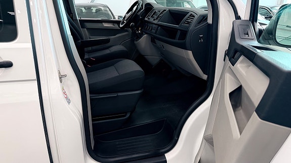 Volkswagen Transporter 8 of 22