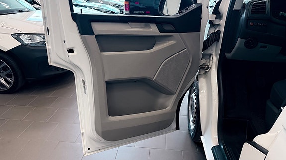 Volkswagen Transporter 11 of 22