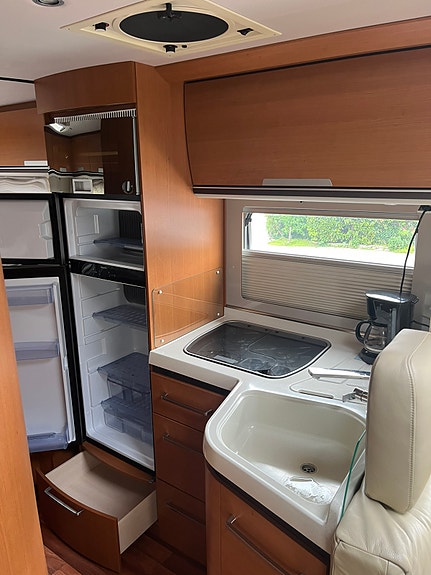 Niesmann-Bischoff Arto 74EK 11 of 15