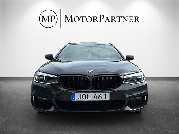 BMW 520d 3 of 5