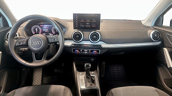 Audi Q2 10 of 16