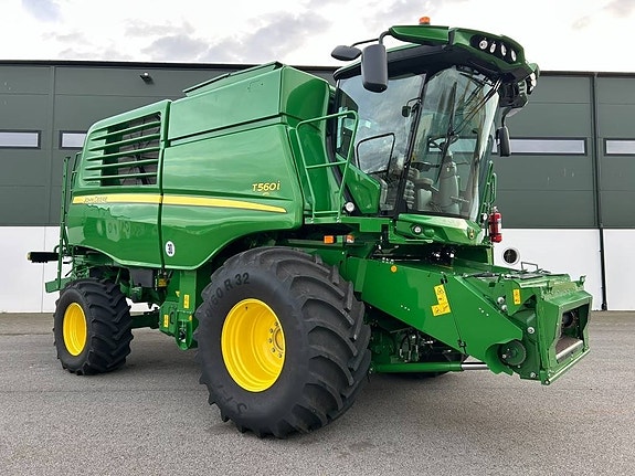 John Deere T 560 i 2 of 5