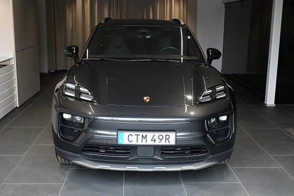 Porsche Macan 2 of 5