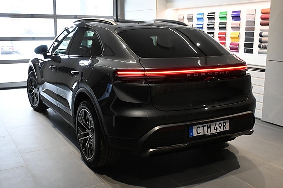 Porsche Macan 5 of 5