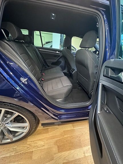 Volkswagen Golf VII 9 of 19