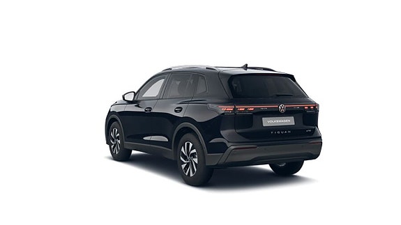 Volkswagen Tiguan 3 of 5