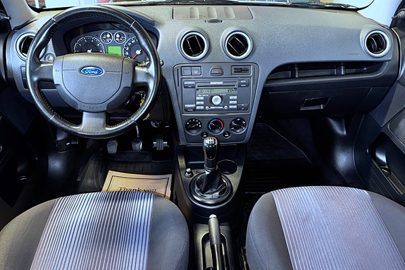 Ford Fusion 9 of 19